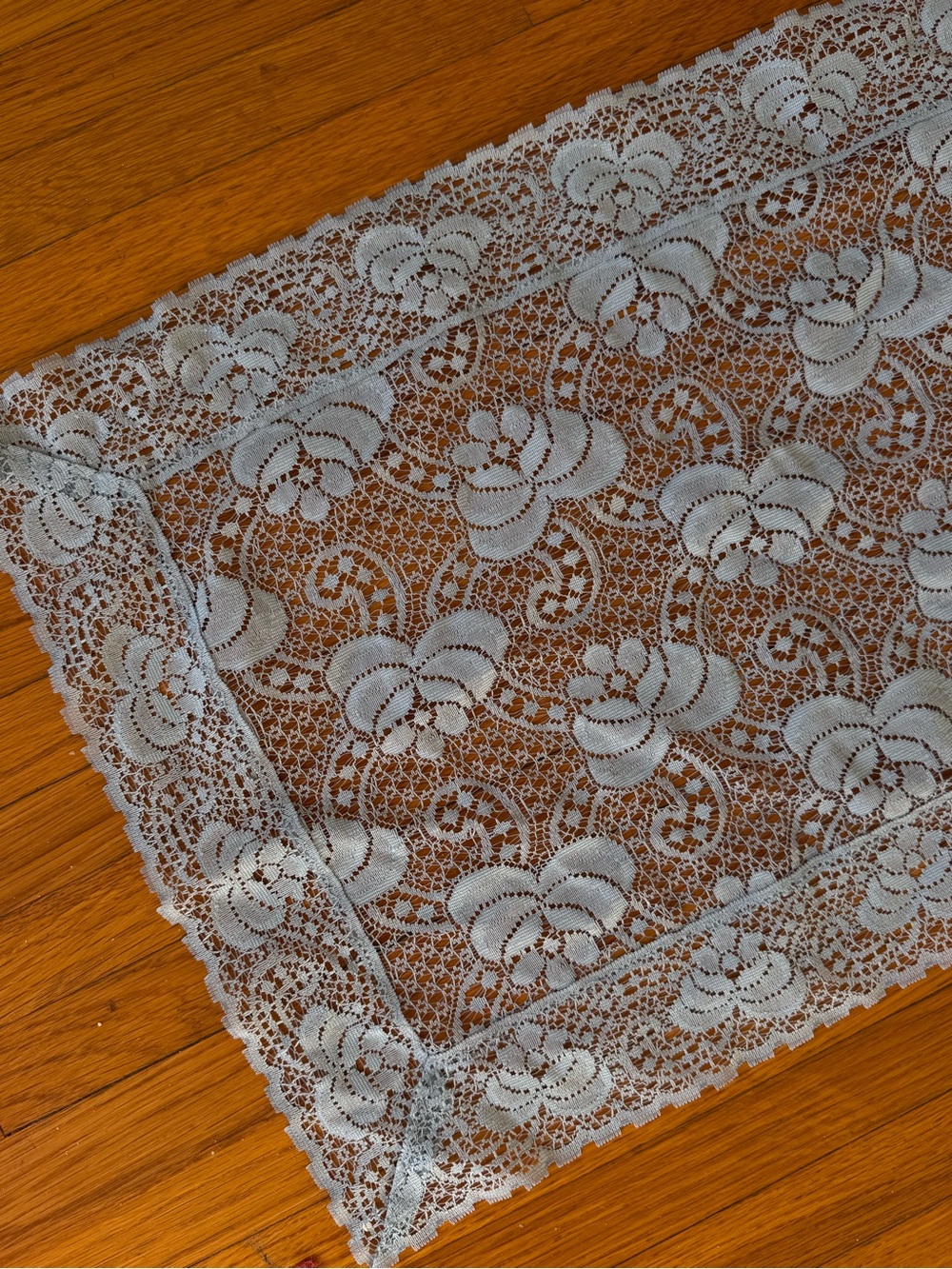 Powder Blue Lace runner - Picture 2 of 2